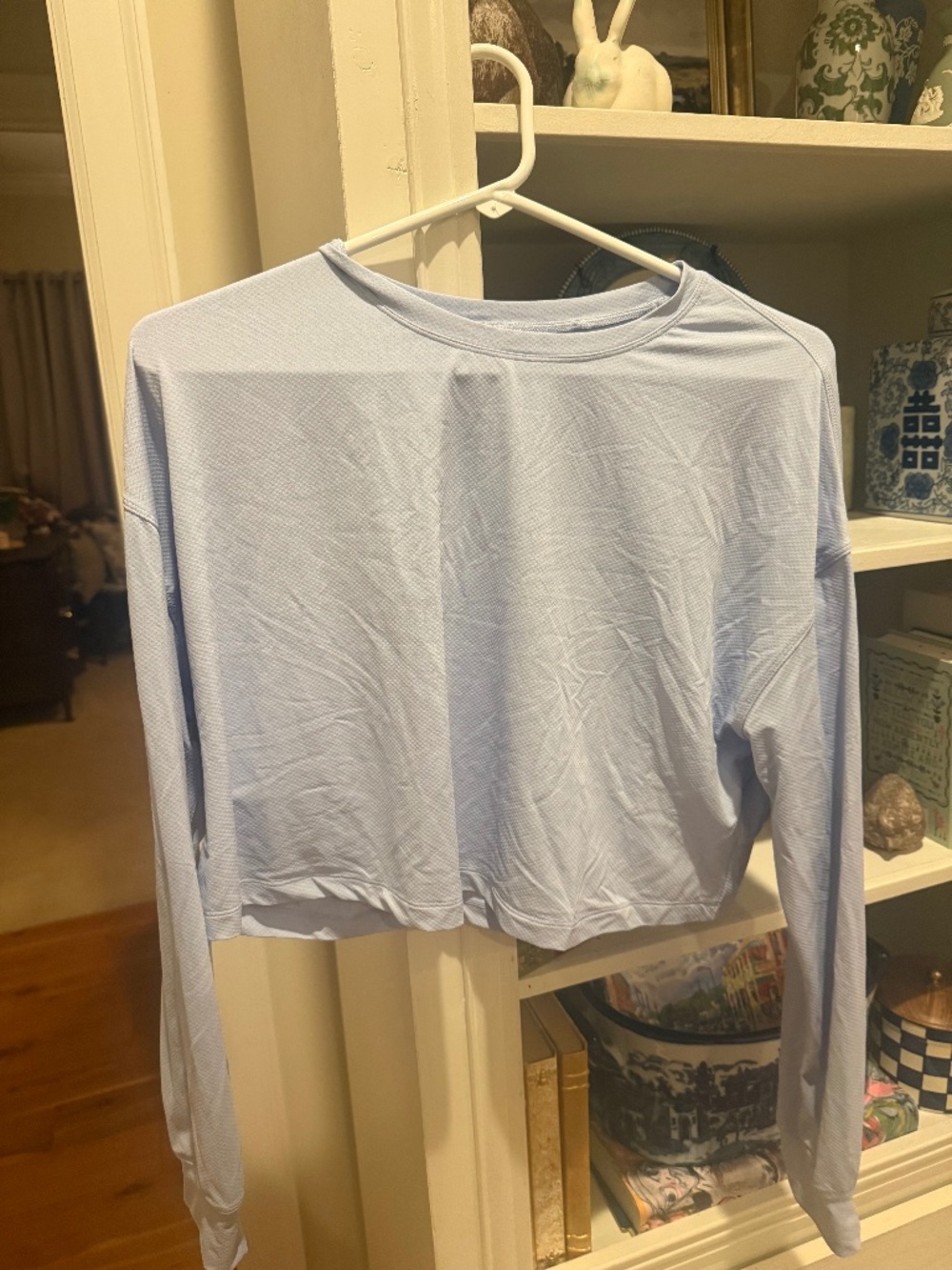 Lululemon cropped shirt